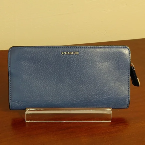 COACH Skinny Wallet in Cobalt Blue Pebbled Leather. - Picture 2 of 8